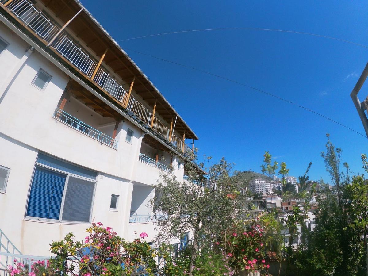 Honey Apartments Near Promenade Sarandë Exterior foto